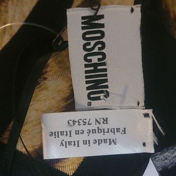 MOSCHINO Women's Silk Animal Printed Large square logo Scarf Size 35x35 - Picture 4 of 10